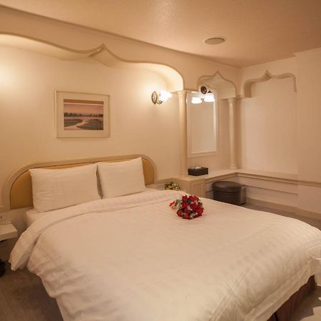 Showart Hotel Taipei Exterior photo